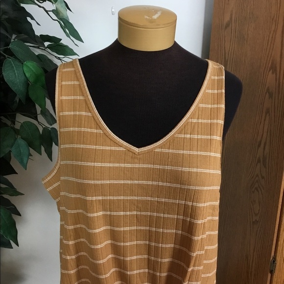So XL camel stripe double v neck tank top (knotted front can be undone) - Picture 3 of 11